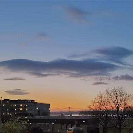 Lovely Sea Rooms, Easy Access To Centre & Airport Edinburg Exteriör bild
