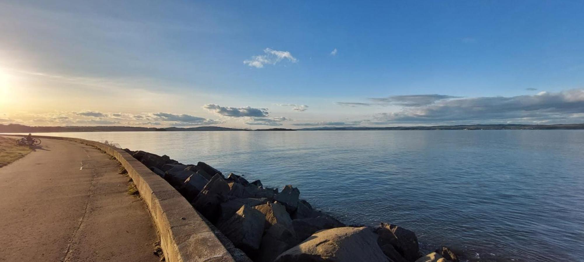 Lovely Sea Rooms, Easy Access To Centre & Airport Edinburg Exteriör bild