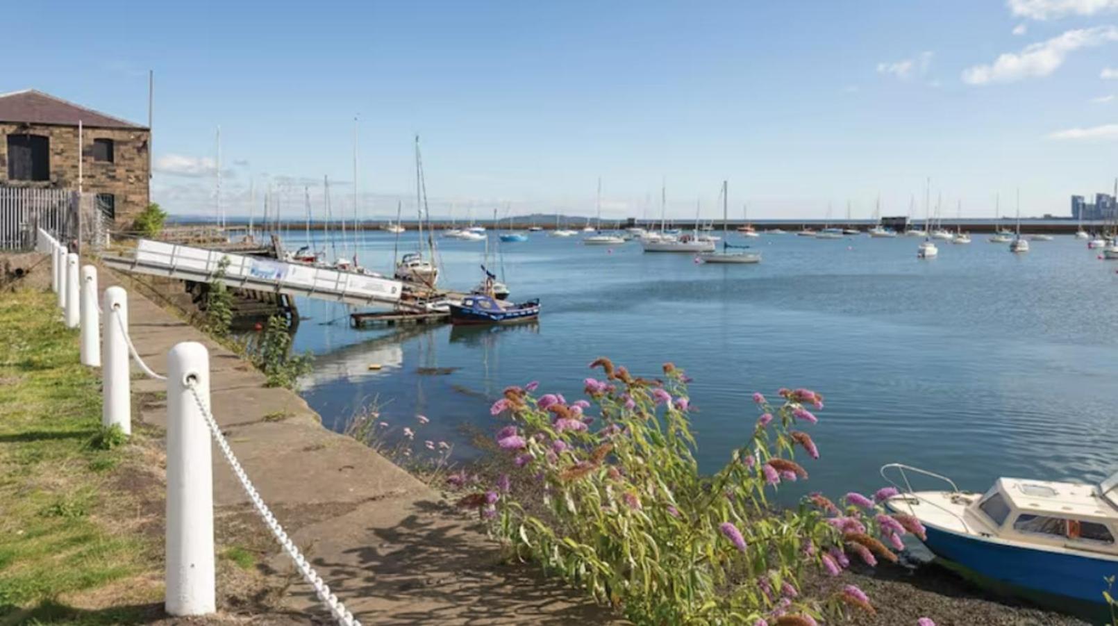 Lovely Sea Rooms, Easy Access To Centre & Airport Edinburg Exteriör bild